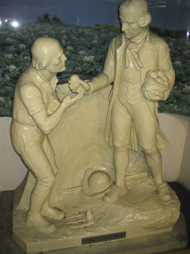памятник Антуану-Огюста Пармантье фото