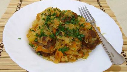 фото тушеной капусты с картошкой и куриным филе