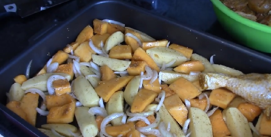 фото приготовления курицы с картофелем и тыквой