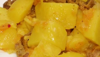 фото тушеных куриных желудков с картошкой